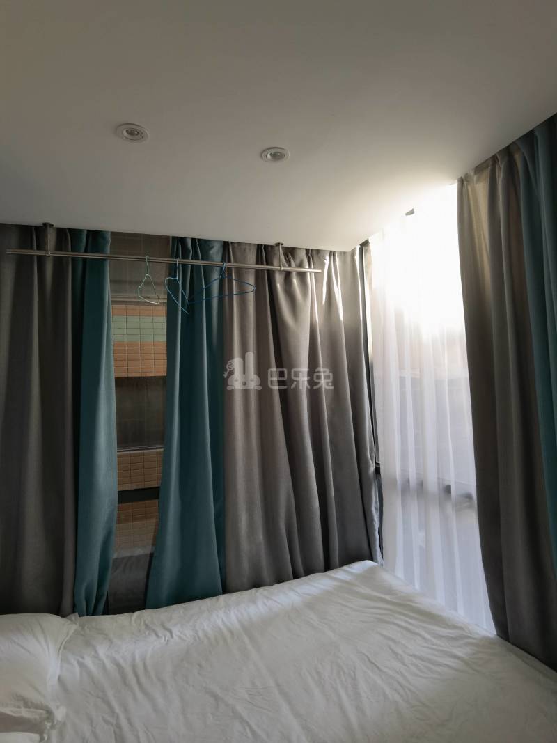 石厦东村215栋6421982卧室窗户图6