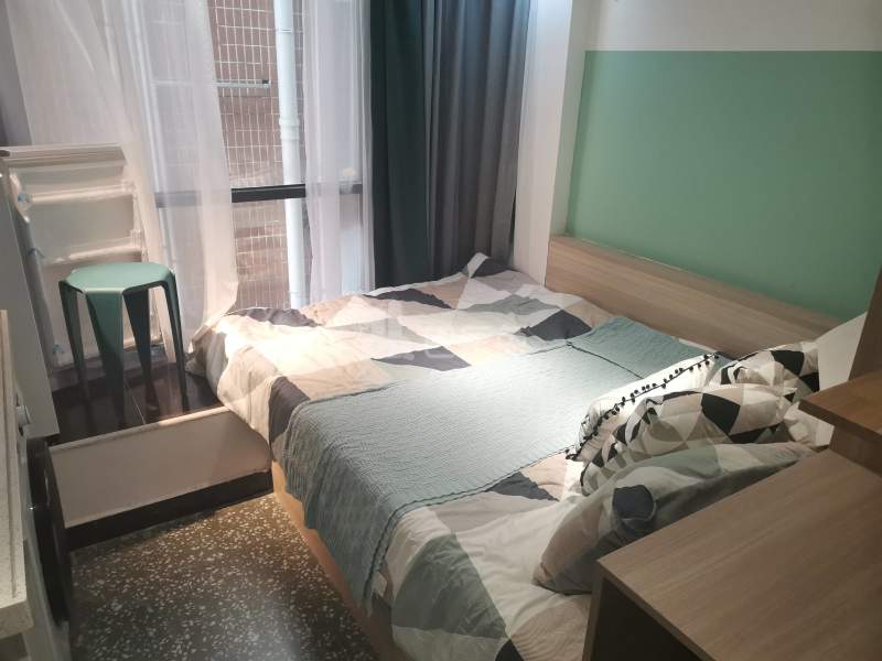 石厦东村215栋6421984卧室图0