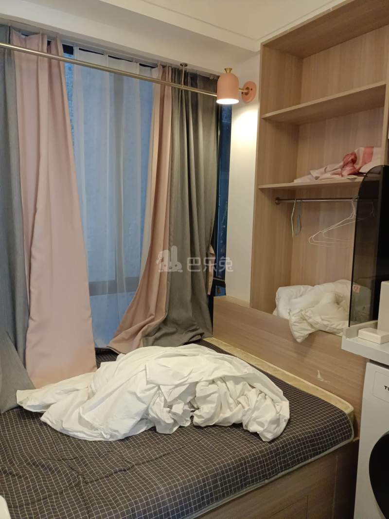 石厦东村215栋6421988卧室图0