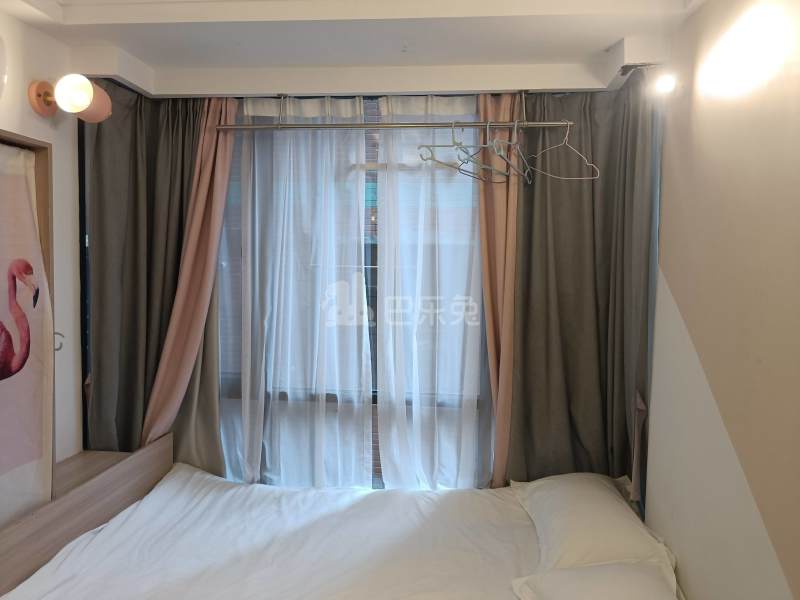 石厦东村215栋6421992卧室图1