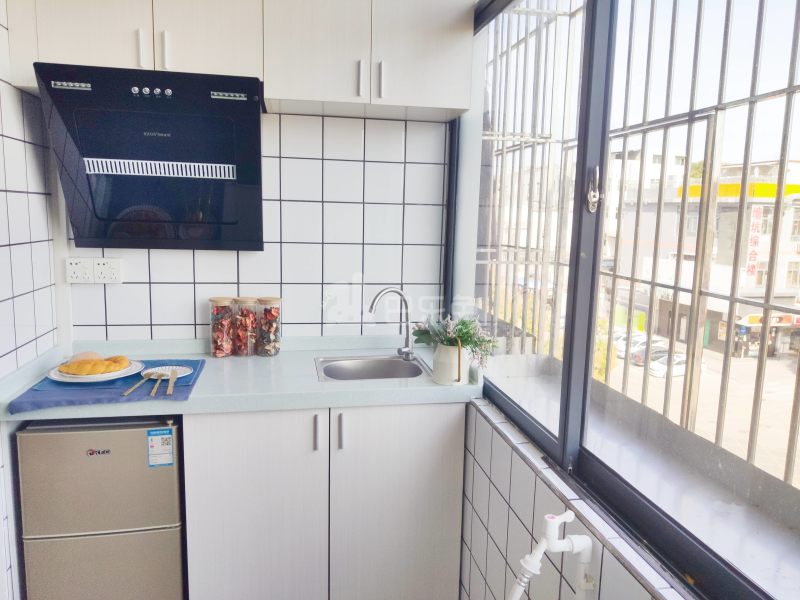 龙湖冠寓深圳塘坑地铁站店6446713周边环境图4