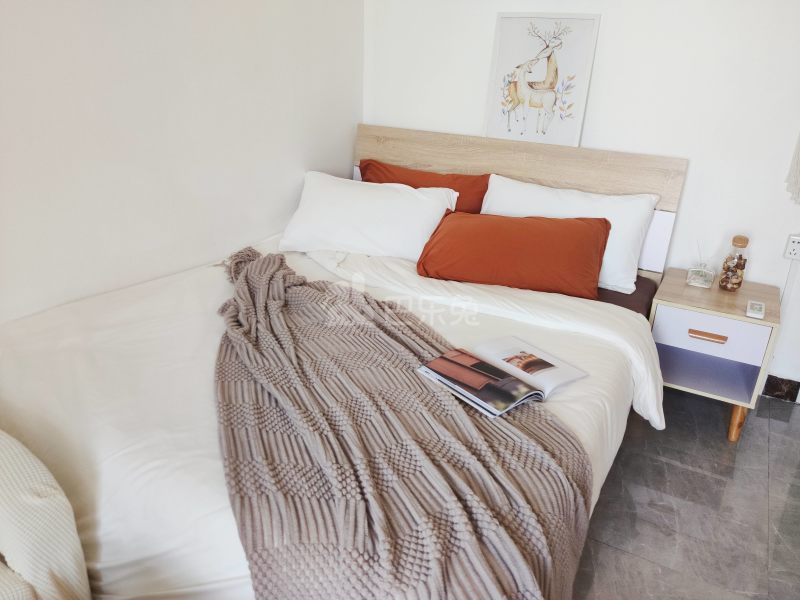 龙湖冠寓深圳塘坑地铁站店6446714卧室图0