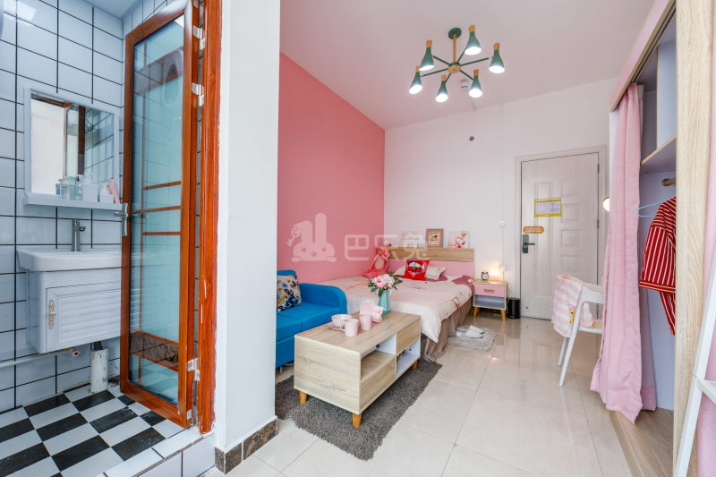 龙湖冠寓深圳塘坑地铁站店6446716客厅图6