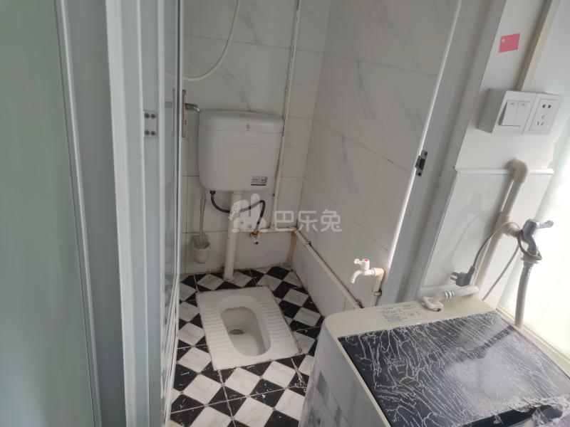 中侨商住楼6468848卫生间图5