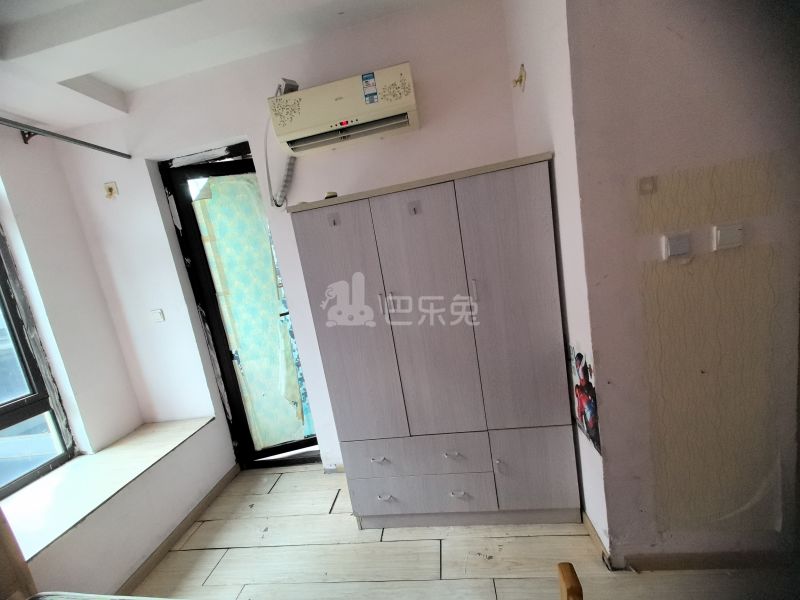 绿地海域苏河源652922卧室图1