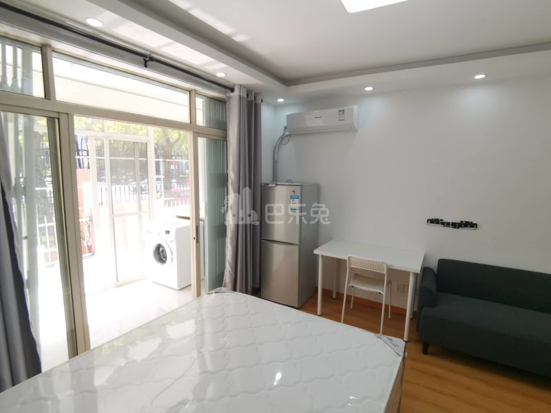 樱花路89弄小区6574776卧室图2