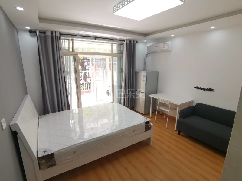 樱花路89弄小区6574776卧室图1