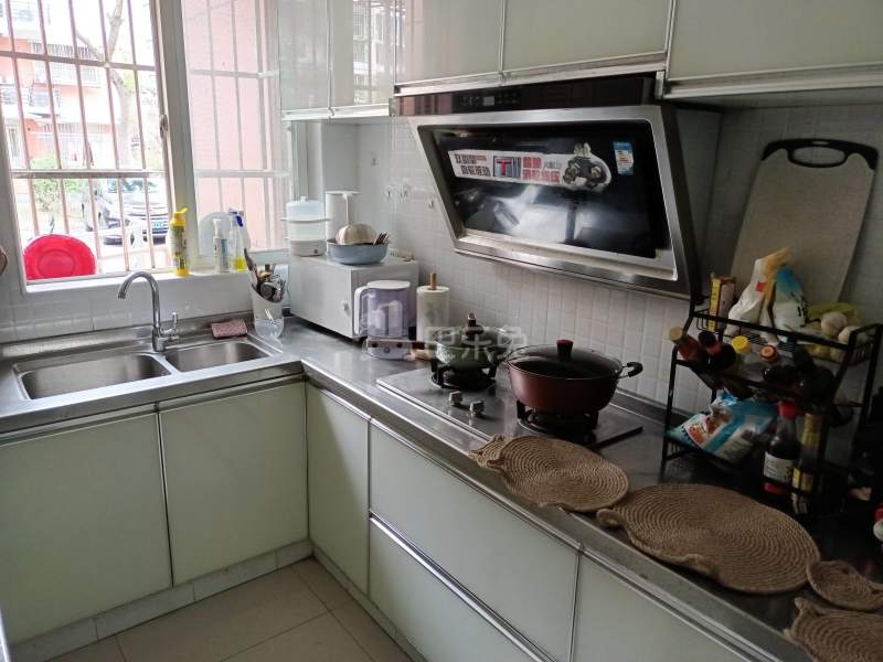 樱花路89弄小区6574776厨房图8