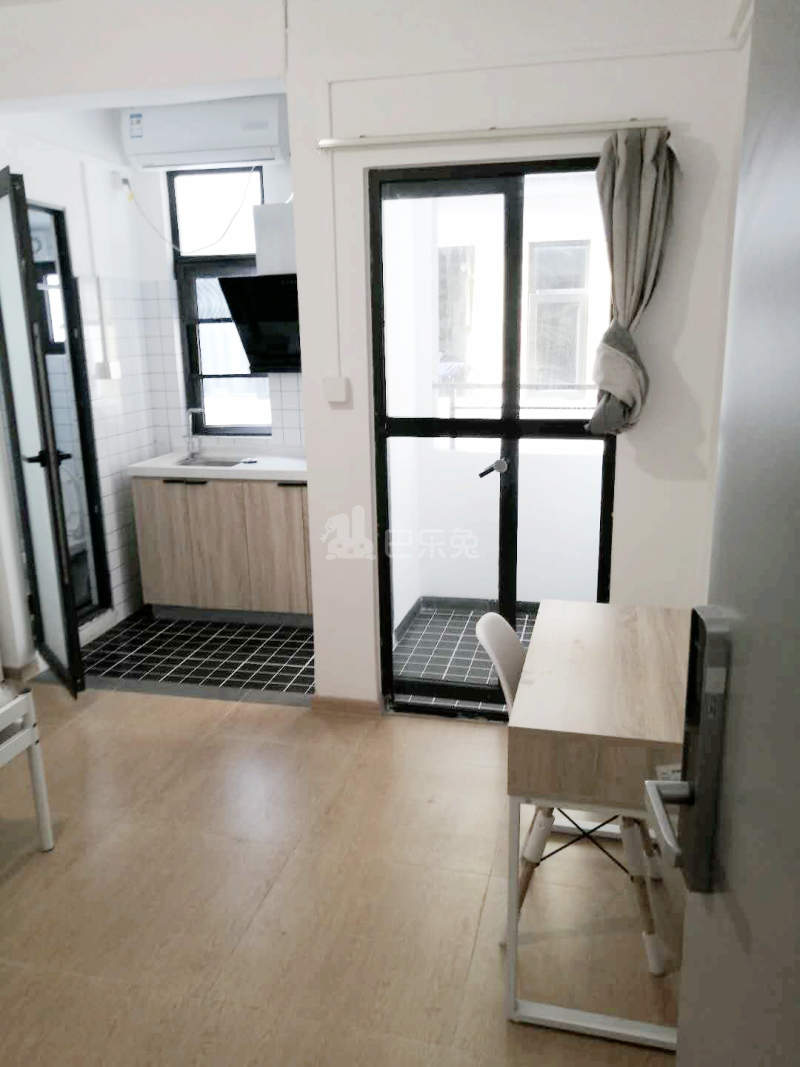 泊寓布吉大芬黄金公社6580792客厅图1