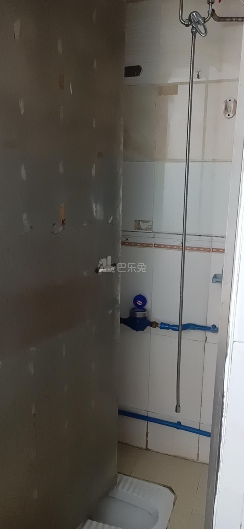 萧岗东华大街18号6583445卫生间图5