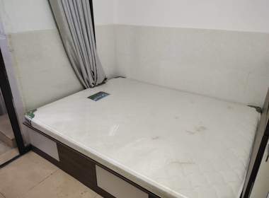 佳佳公寓 1室0厅1卫