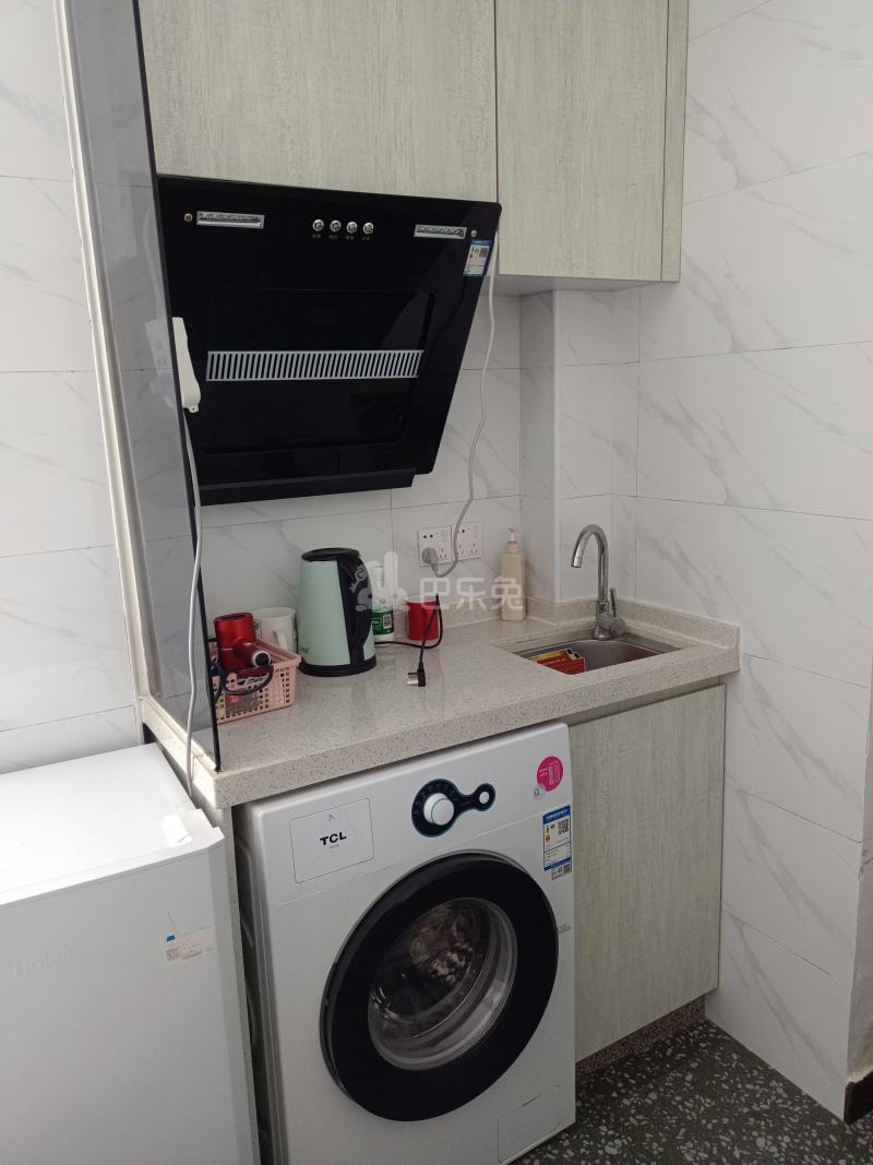 石厦东村215栋6604736厨房图4