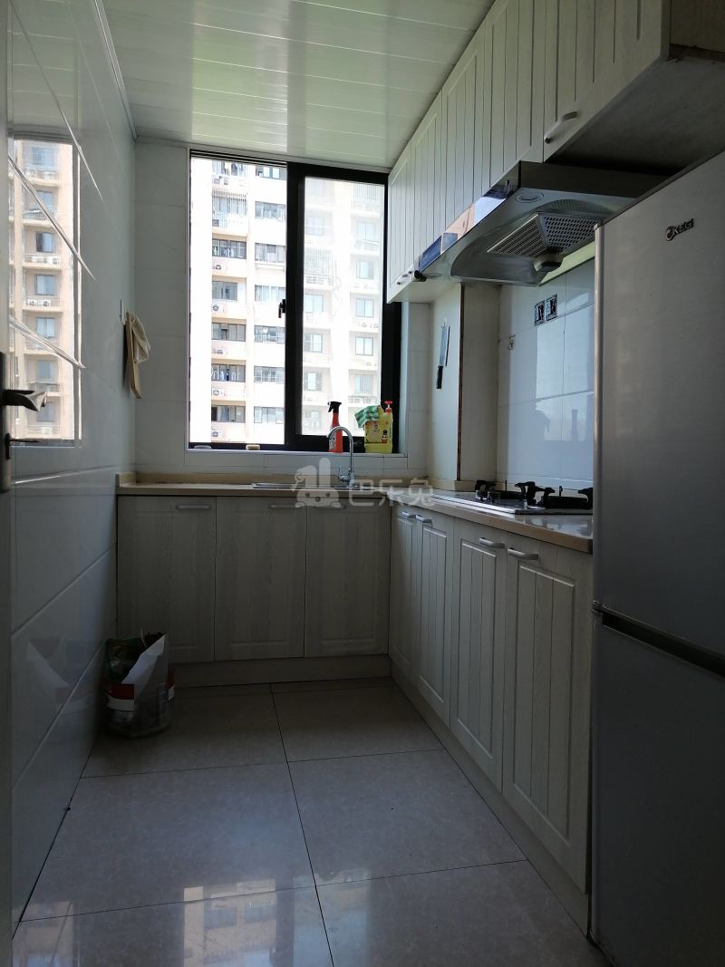 汇福家园泰和里6620361厨房图4