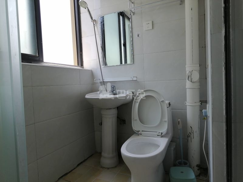 汇福家园泰和里6620361卫生间图6