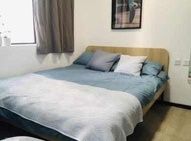 有巢公寓宝安机场店 1室0厅0卫