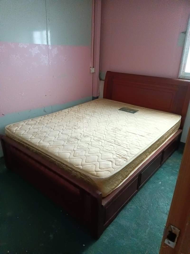 萧岗东华大街18号6626499卧室图3