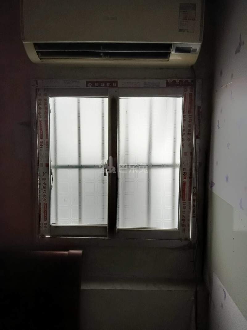 萧岗东华大街18号6626499卧室窗户图7