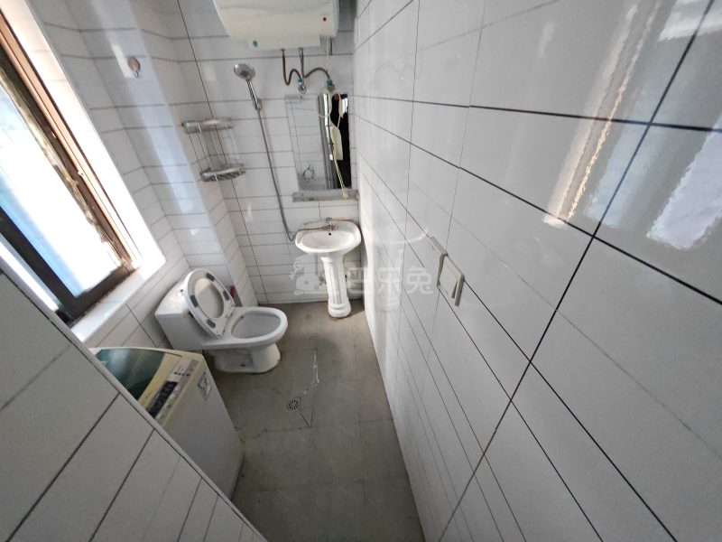 金桂新村6684914卫生间图8
