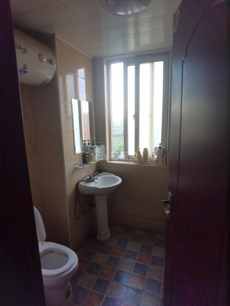 汇福家园祥和里西6761097卫生间图10