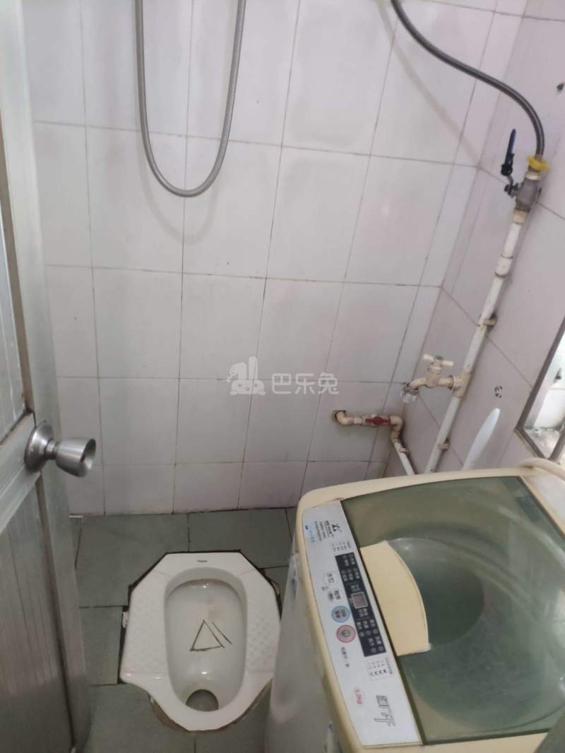 南山村6734880卫生间图5