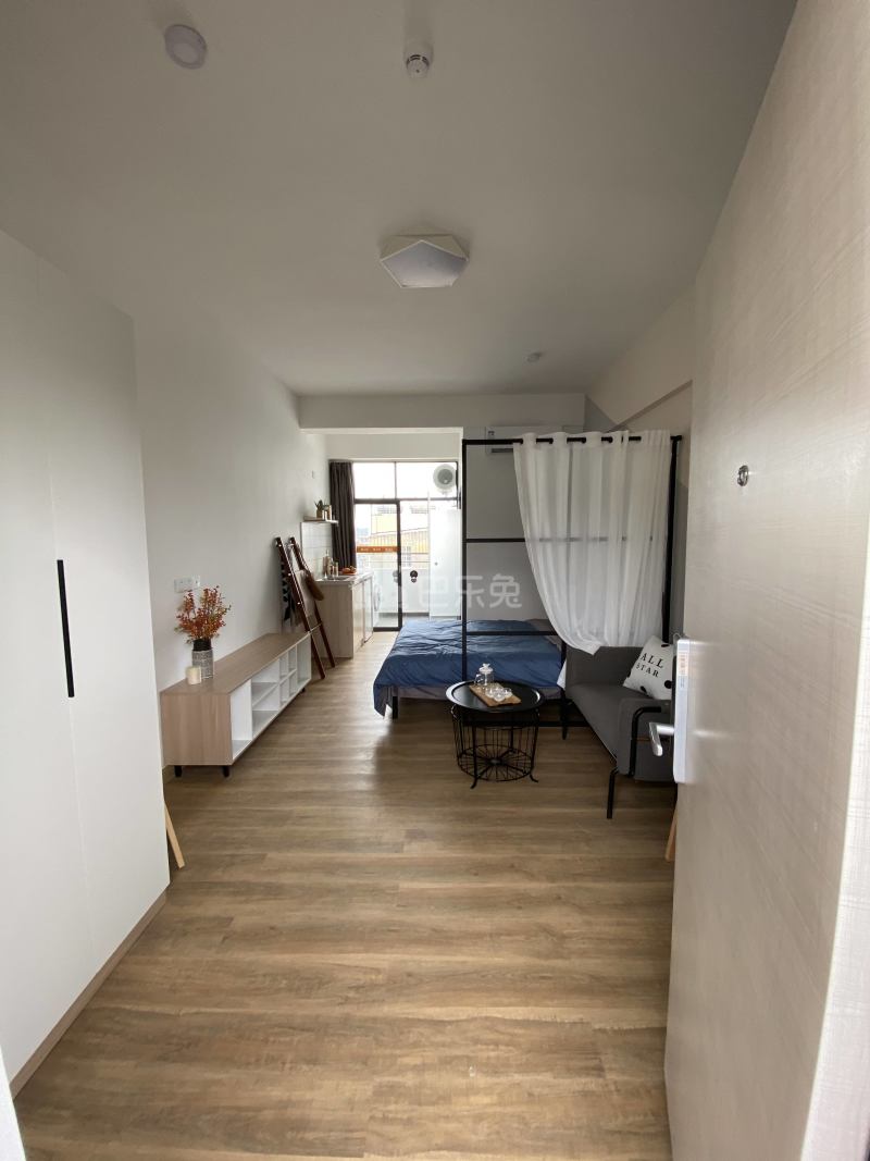 龙湖冠寓广州猎德大桥店6742133卧室图2