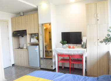 E+青年公寓凤凰西街 1室0厅1卫