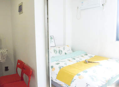 E+青年公寓凤凰西街 1室0厅1卫