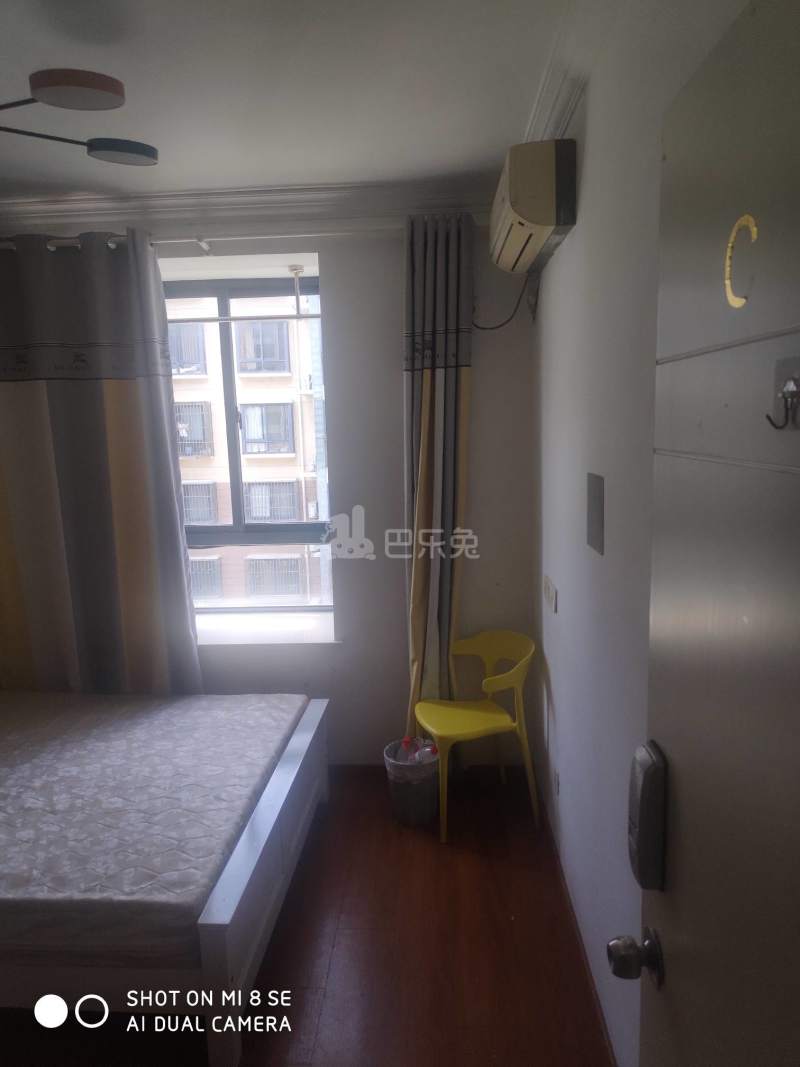 日月华城6776892卧室图0