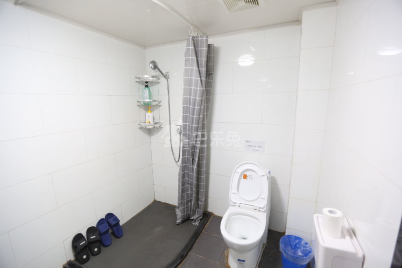 E+青年公寓上海路6777131卫生间图2