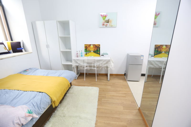 E+ 青年公寓诚信大道6777233卧室图3