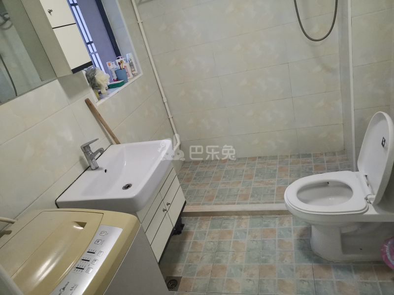 信诚丽都苑2787281卫生间图8