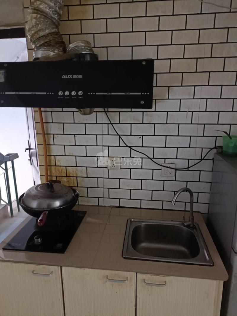 上良小区6791316厨房图5