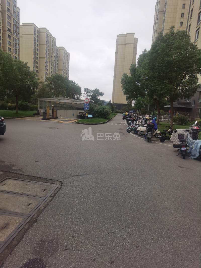 蟠龙馨苑6808220周边环境图6