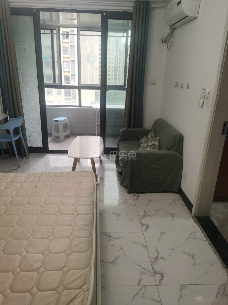 蟠龙馨苑6808220卧室图3