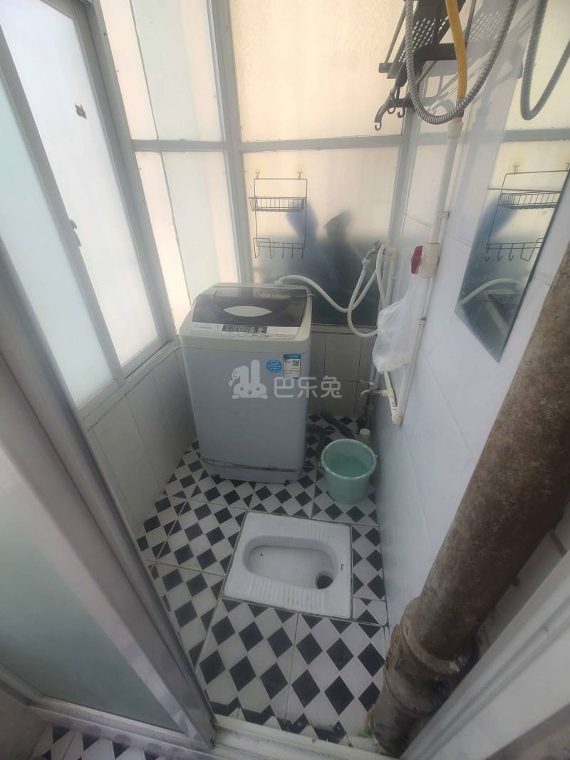 田厦统建楼6813872卫生间图4