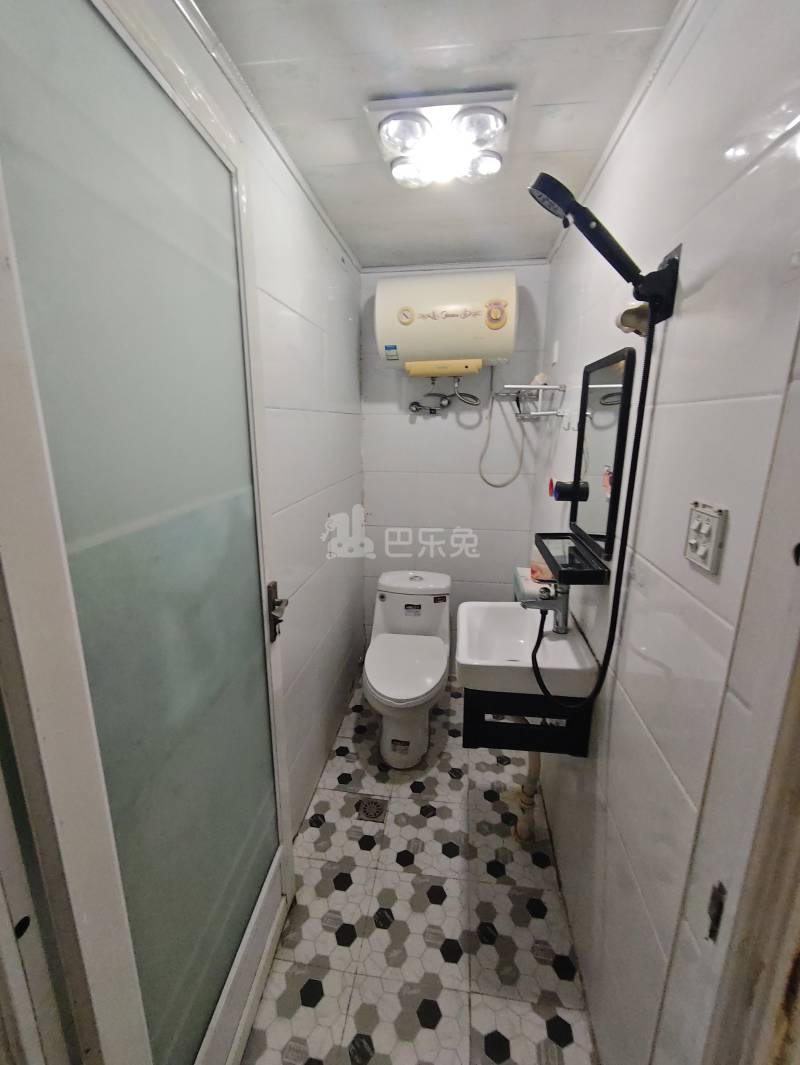 九亭家园2期启民苑6813876卫生间图5