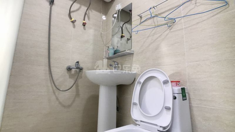 E+青年公寓泰冯路6815701卫生间图3