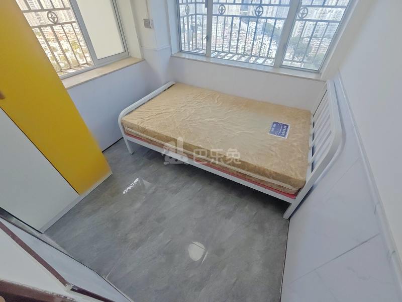 京光海景花园6816915卧室图0