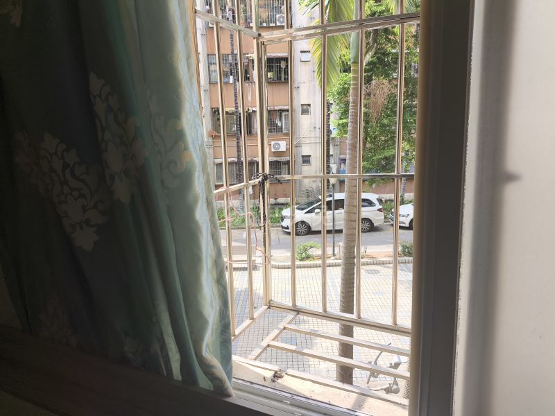 康乐村小区6842655卧室窗户图11