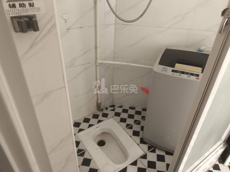 康乐村小区6842655卫生间图6