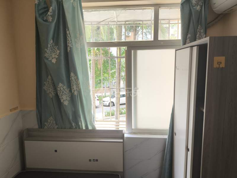 康乐村小区6842655卧室窗户图10