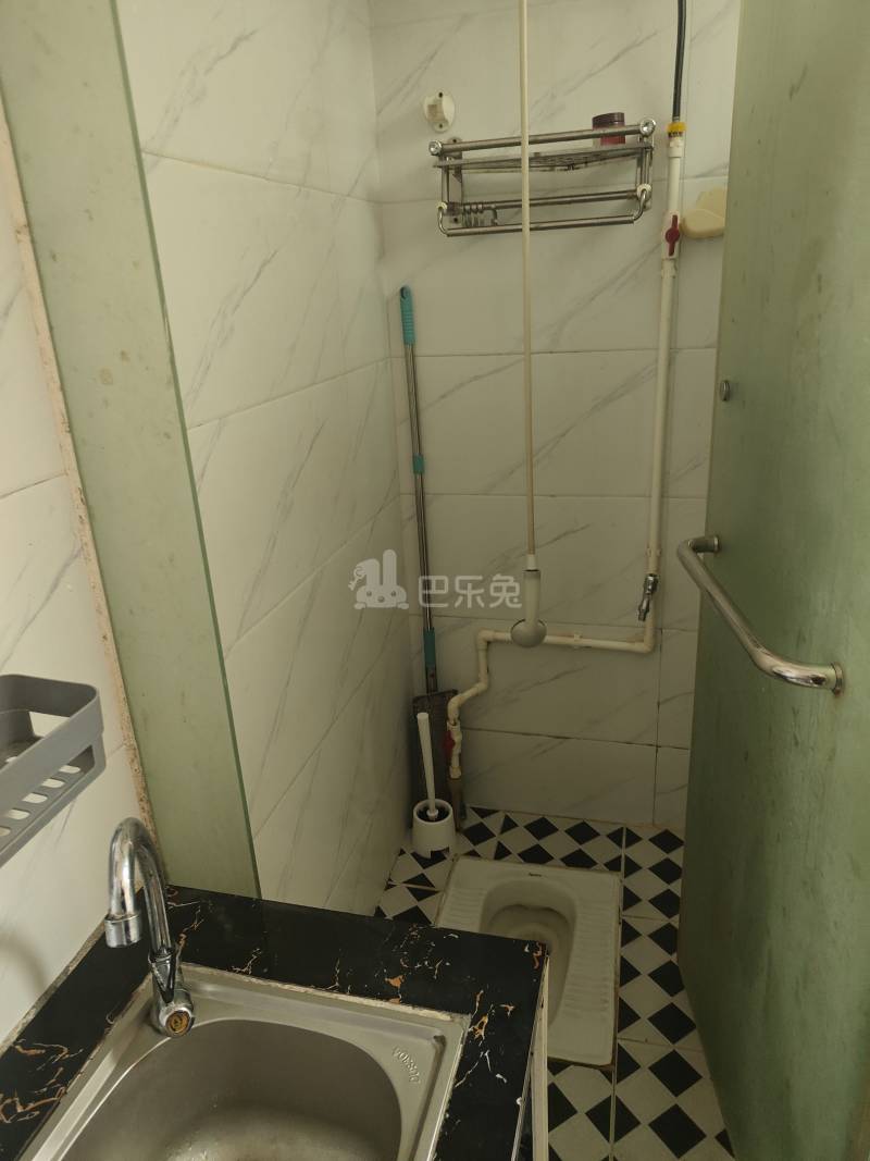 海湾花园6895384卫生间图5