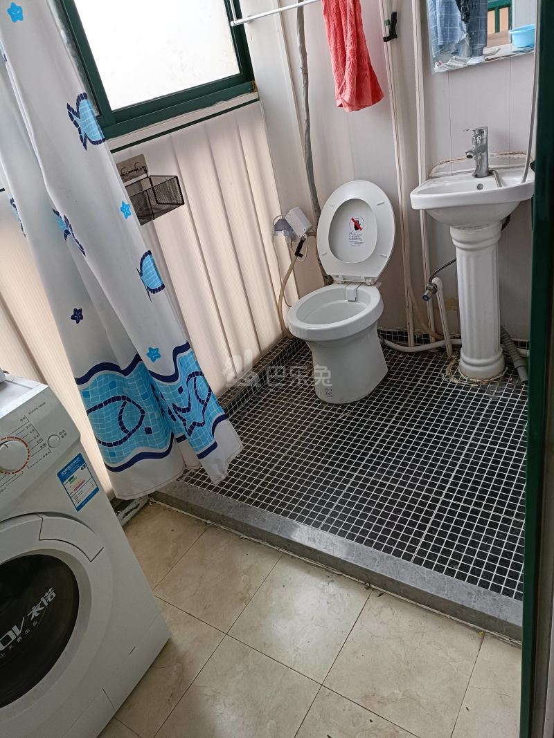 骏苑2期6938939卫生间图9