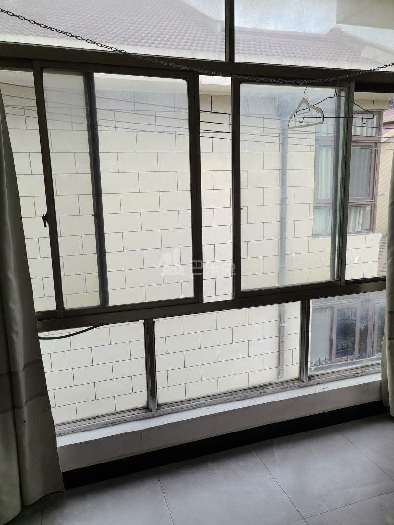 吴胜别墅6985044卧室窗户图9