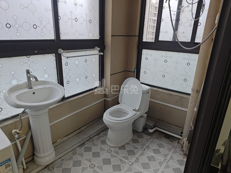 甬申金地城7049325卫生间图8