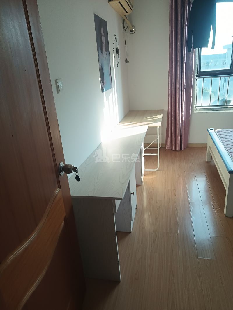 庐秀新苑西区（南埭路185弄）7053425卧室图2