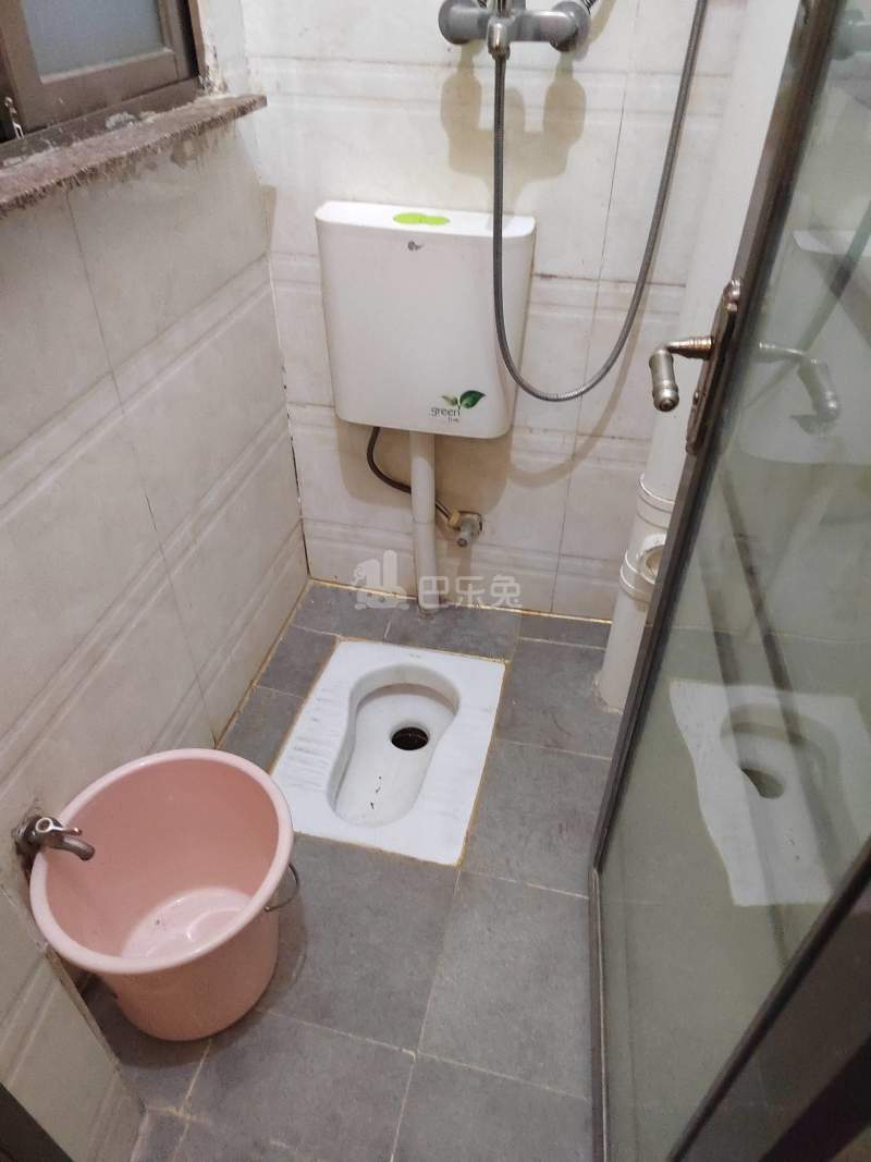 棠涌涌边街二巷7号7063933卫生间图5