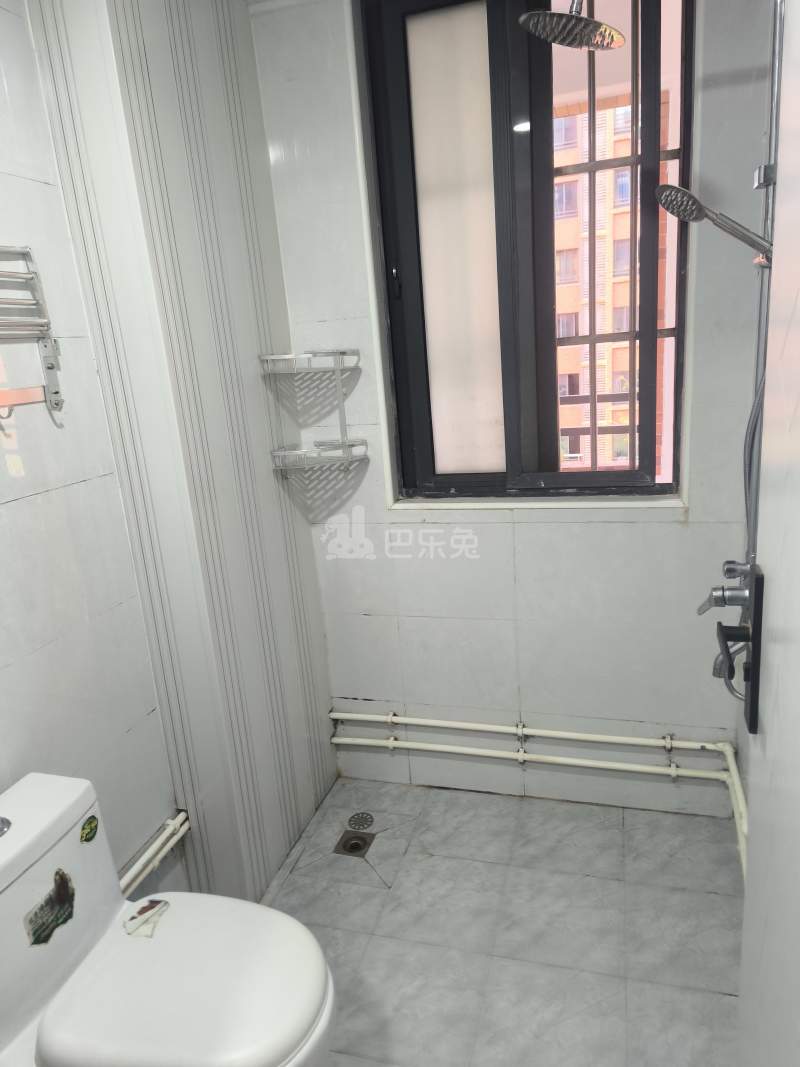 佘北家园紫荆苑7116742卫生间图8