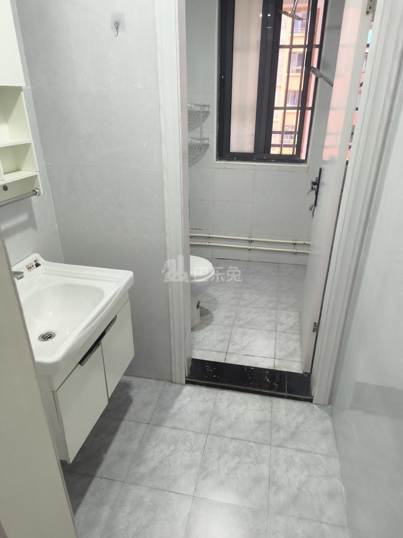 佘北家园紫荆苑7116742卫生间图9