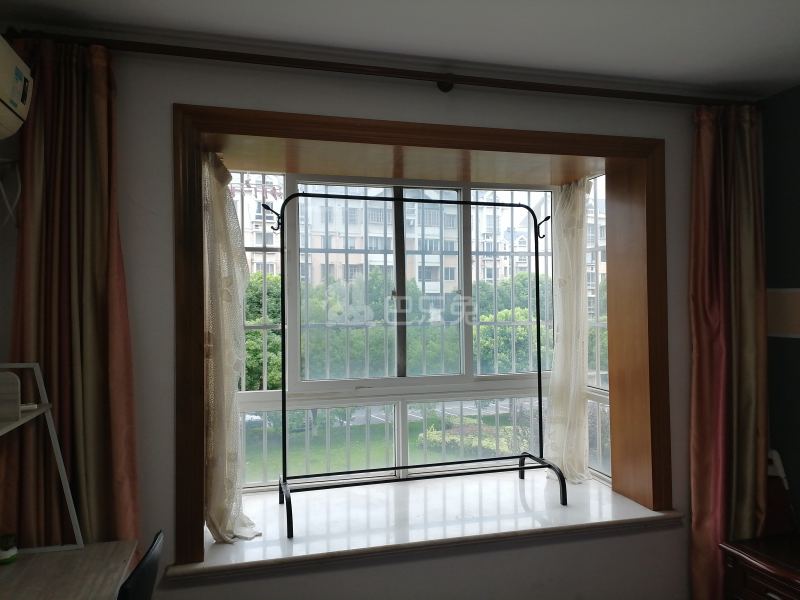 沁富佳苑7116985卧室窗户图16